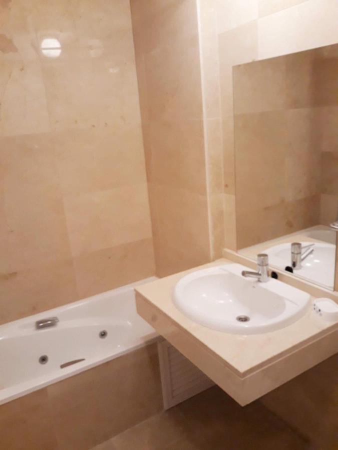 Beautiful Apartment In Duquesa Suites And Gardens Castillo de Sabinillas Exterior foto
