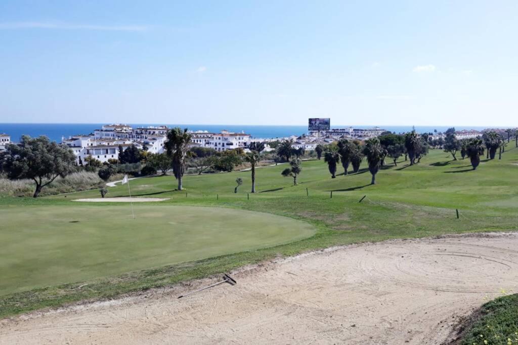 Beautiful Apartment In Duquesa Suites And Gardens Castillo de Sabinillas Exterior foto