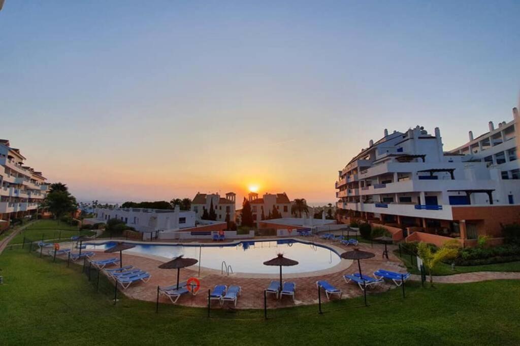 Beautiful Apartment In Duquesa Suites And Gardens Castillo de Sabinillas Exterior foto