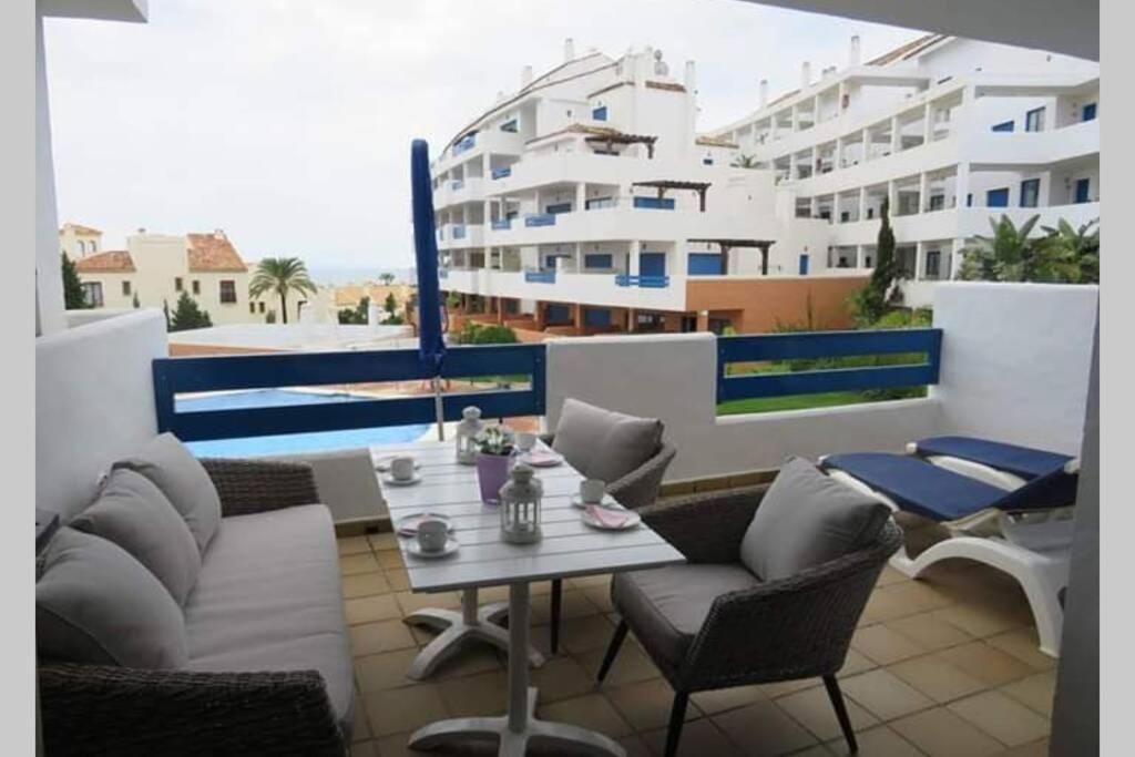 Beautiful Apartment In Duquesa Suites And Gardens Castillo de Sabinillas Exterior foto