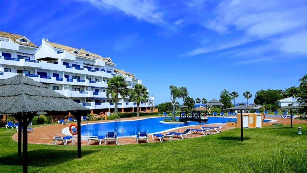 Beautiful Apartment In Duquesa Suites And Gardens Castillo de Sabinillas Exterior foto